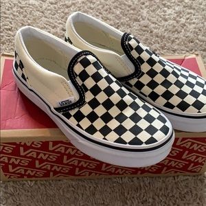 Boys 13.5 checker van slip ons